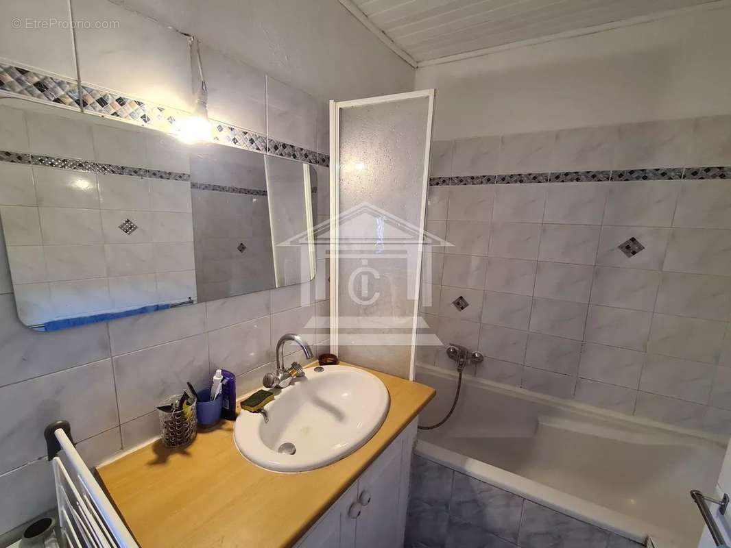 Appartement à FAYENCE