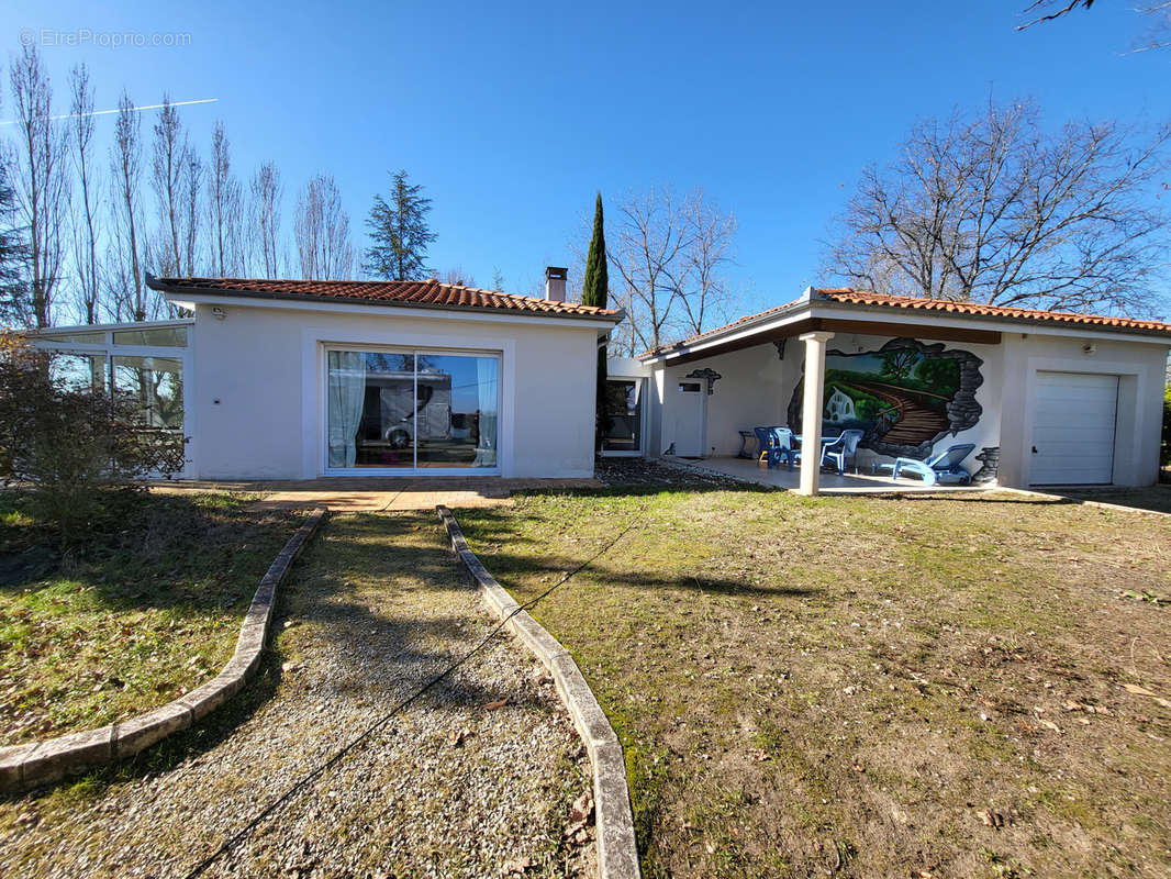 Maison à CASTILLONNES