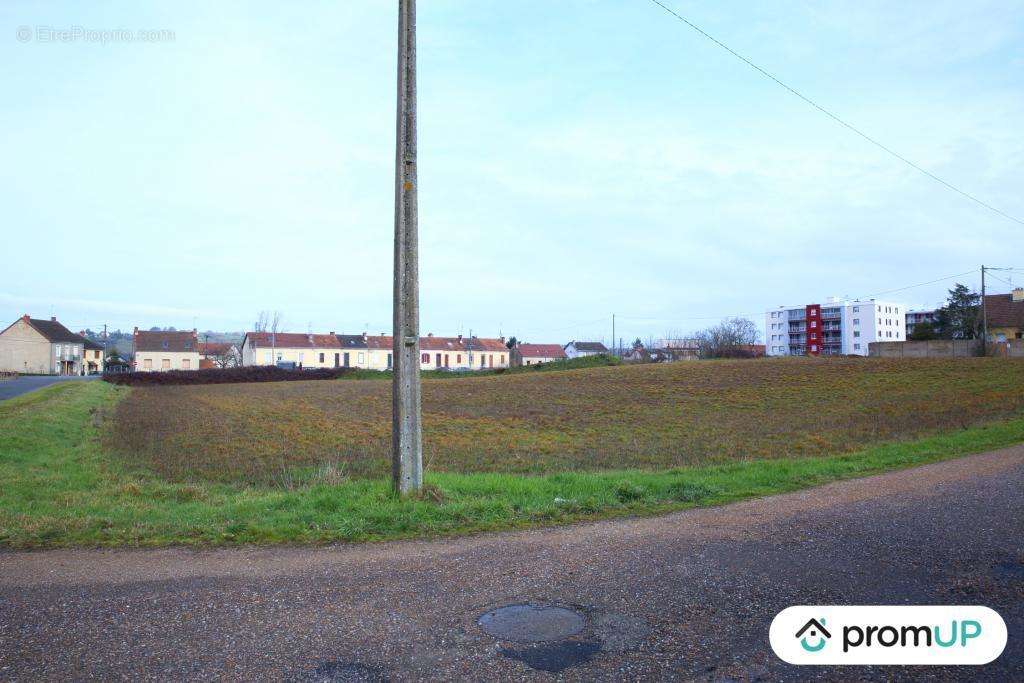 Terrain à DIGOIN