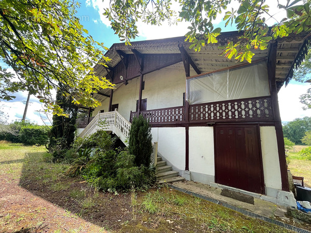 Maison à COULOUNIEIX-CHAMIERS