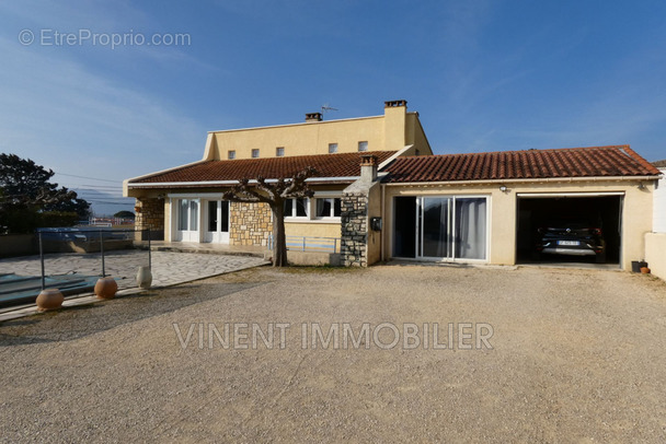 Maison à MONTELIMAR