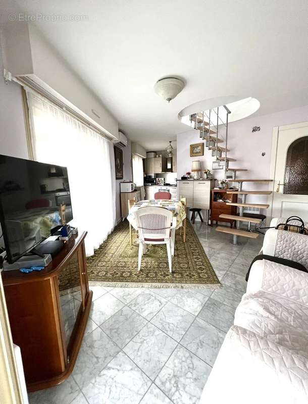 Appartement à ROQUEBRUNE-CAP-MARTIN