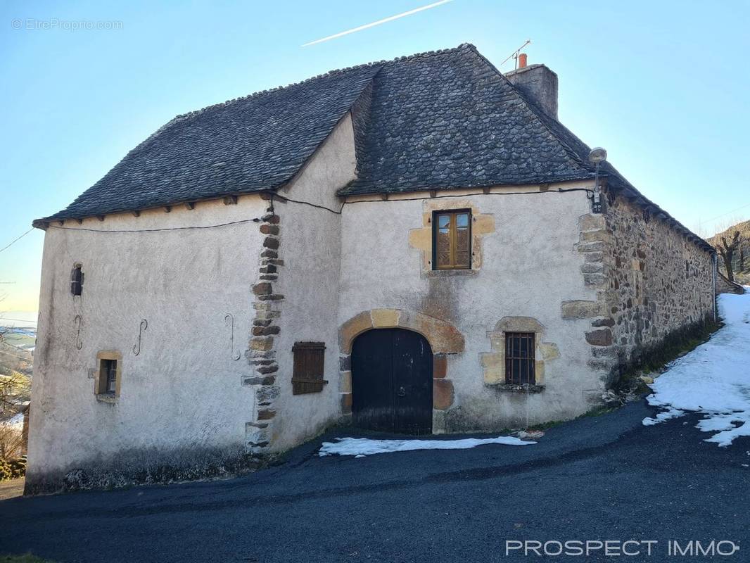 Maison à PRADES-D&#039;AUBRAC