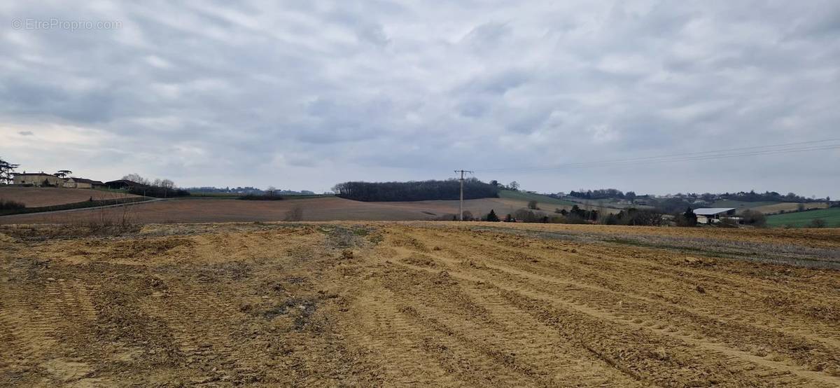 Terrain à LEBOULIN