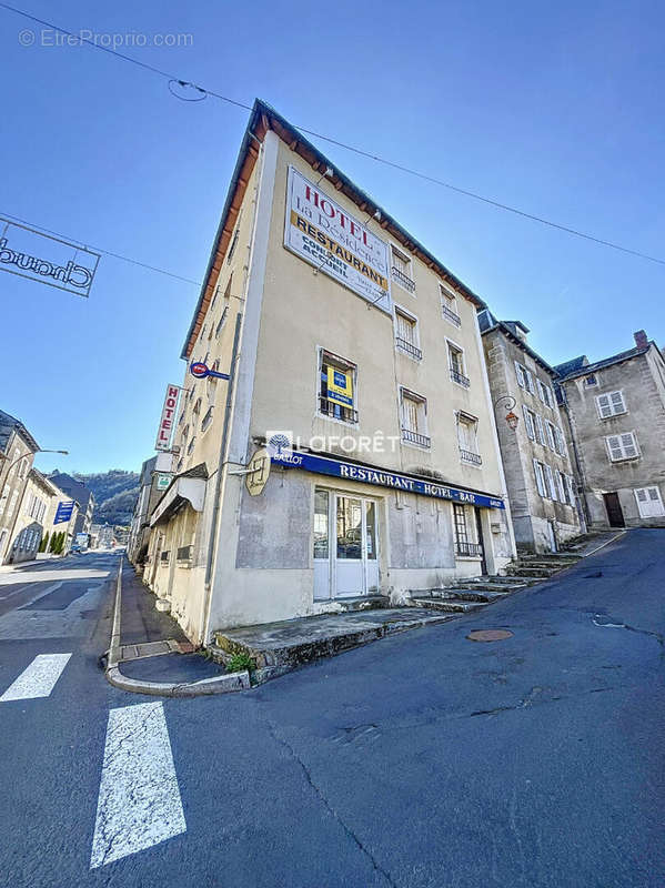 Maison à CHAUDES-AIGUES