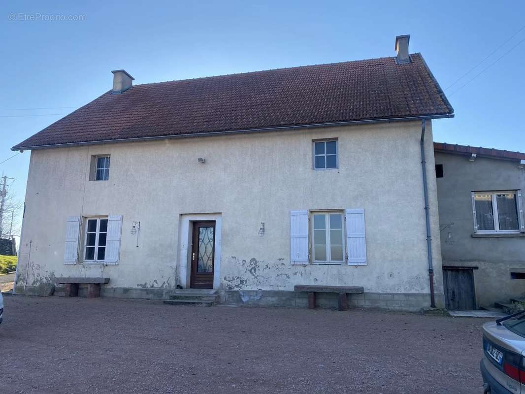 Maison à MONTCOMBROUX-LES-MINES