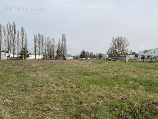 Terrain à NEVERS