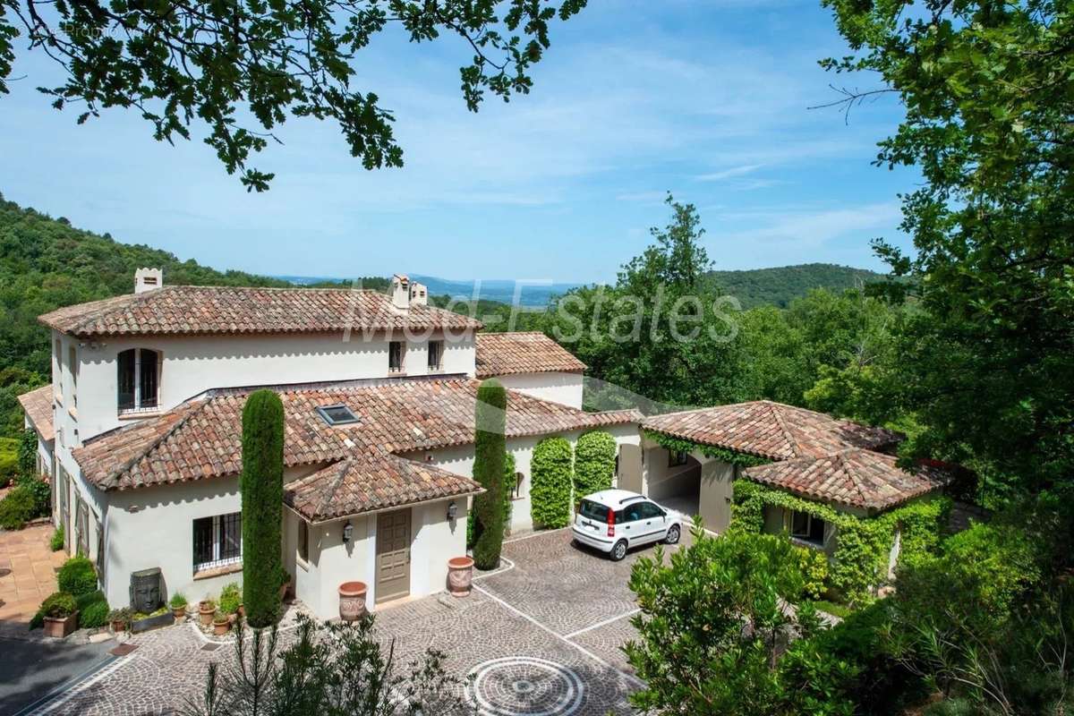 Maison à LA GARDE-FREINET