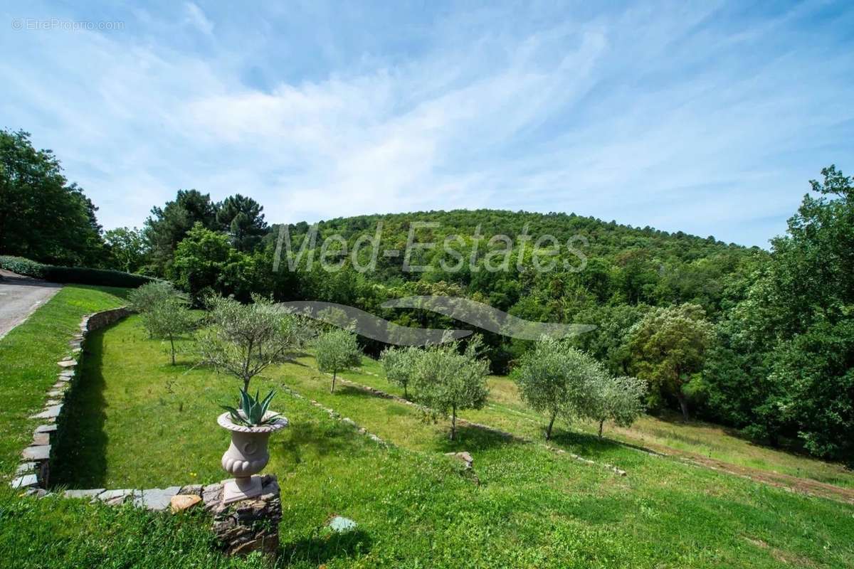 Maison à LA GARDE-FREINET