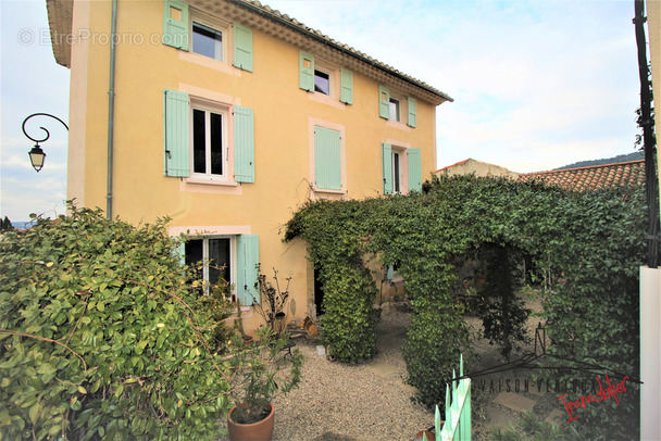 Maison à VAISON-LA-ROMAINE