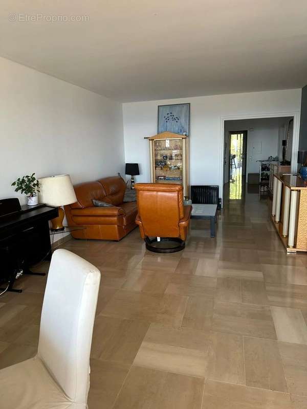 Appartement à VALLAURIS