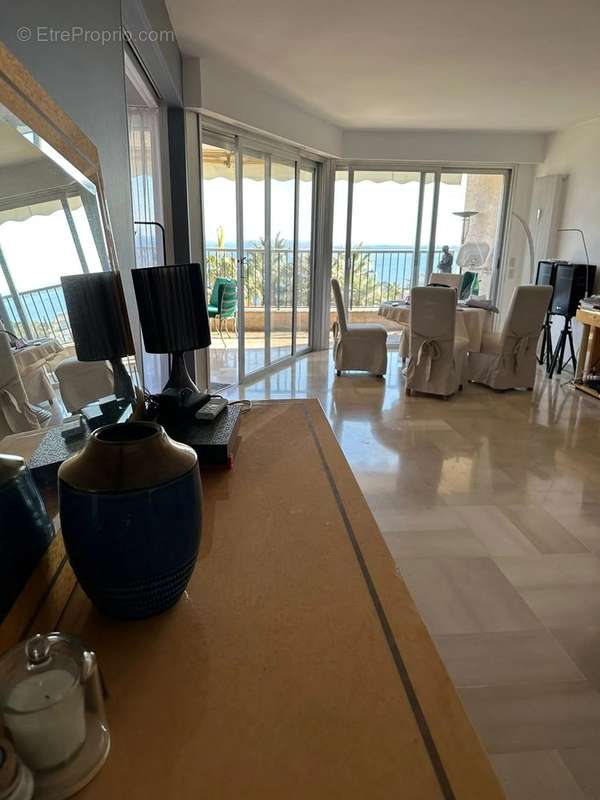 Appartement à VALLAURIS