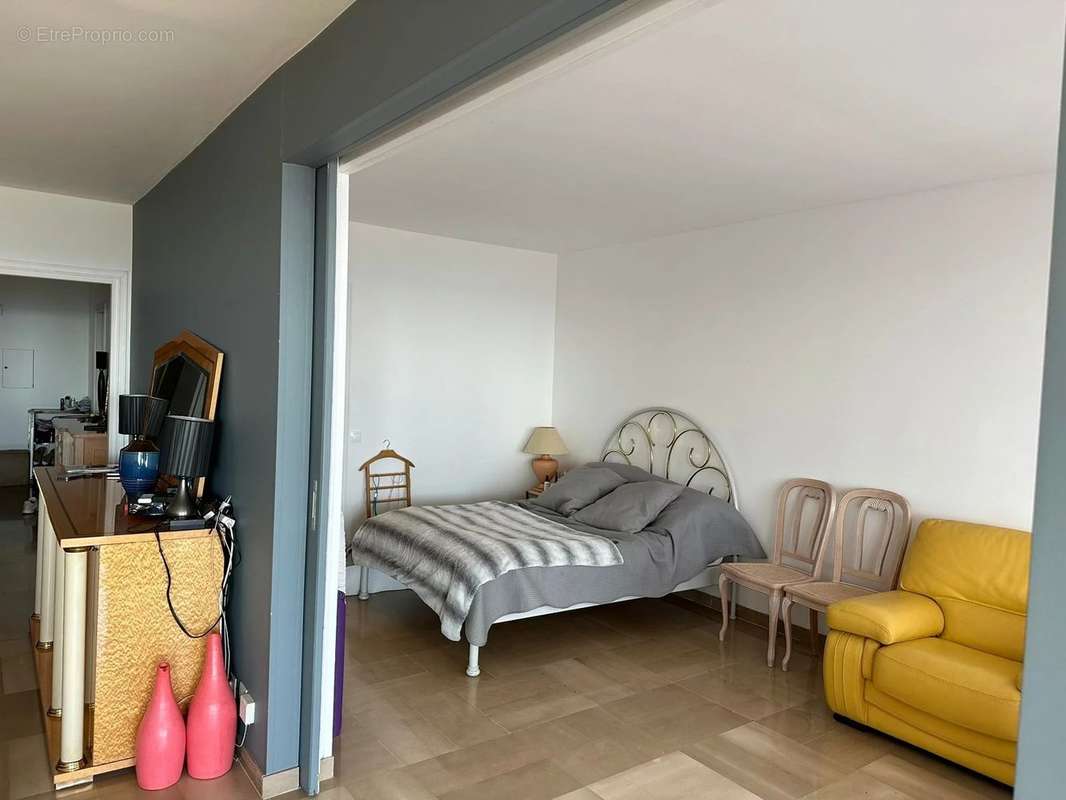 Appartement à VALLAURIS