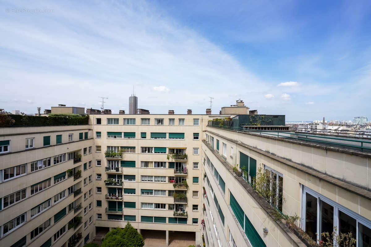 Appartement à PARIS-17E