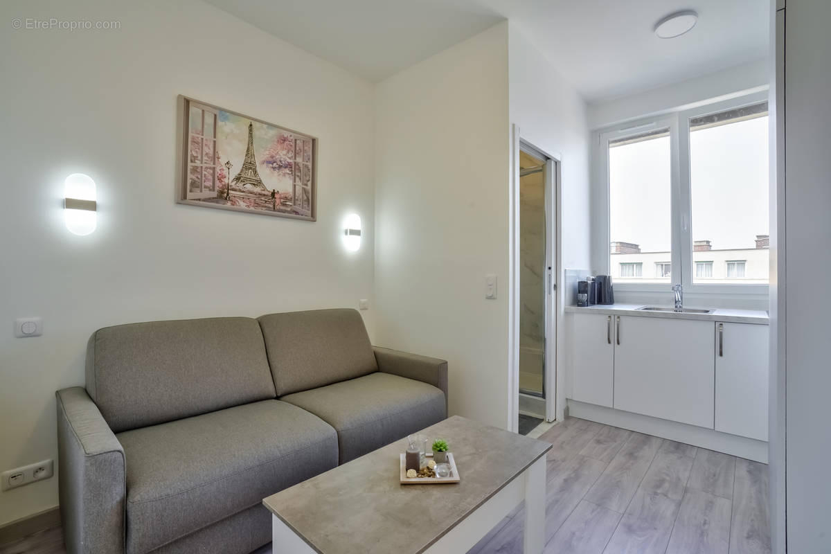 Appartement à PARIS-17E