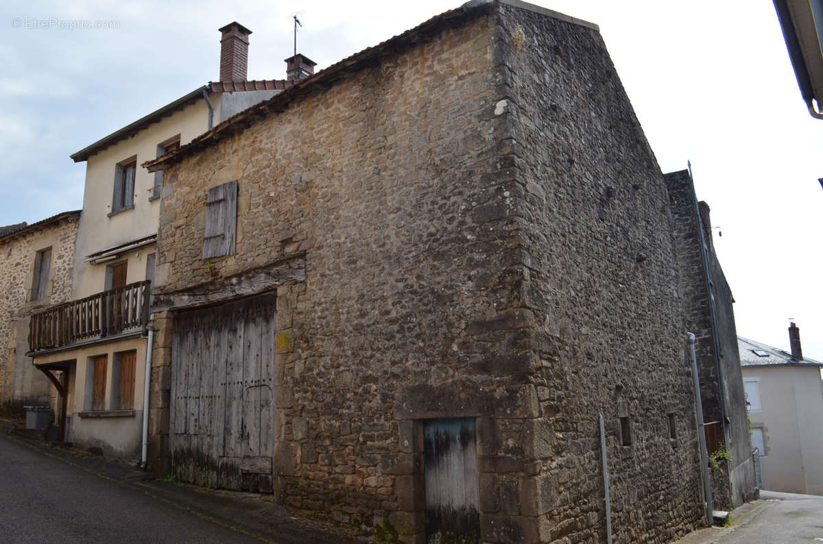 Maison à CHATEAUPONSAC