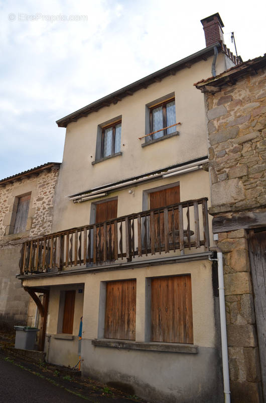 Maison à CHATEAUPONSAC