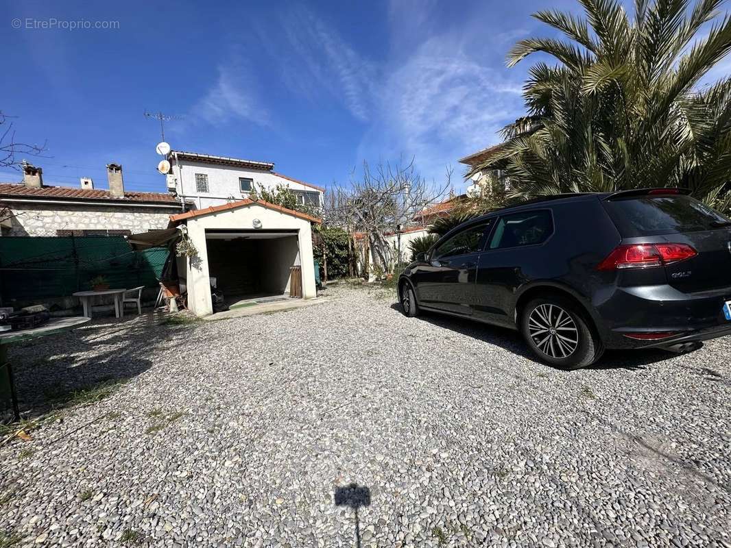 Maison à VILLENEUVE-LOUBET