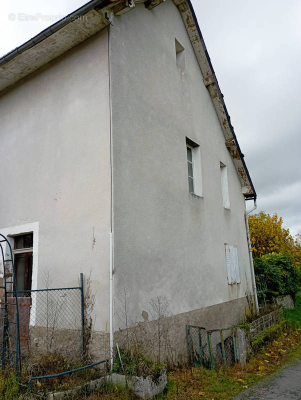 Maison à SAINT-SYMPHORIEN-DE-MARMAGNE