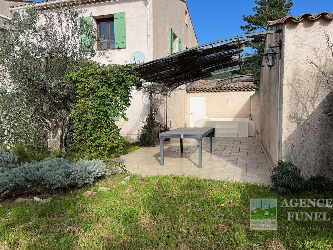 Appartement à SAINT-VALLIER-DE-THIEY