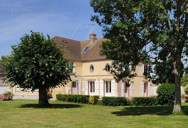 Maison à HOUDAN