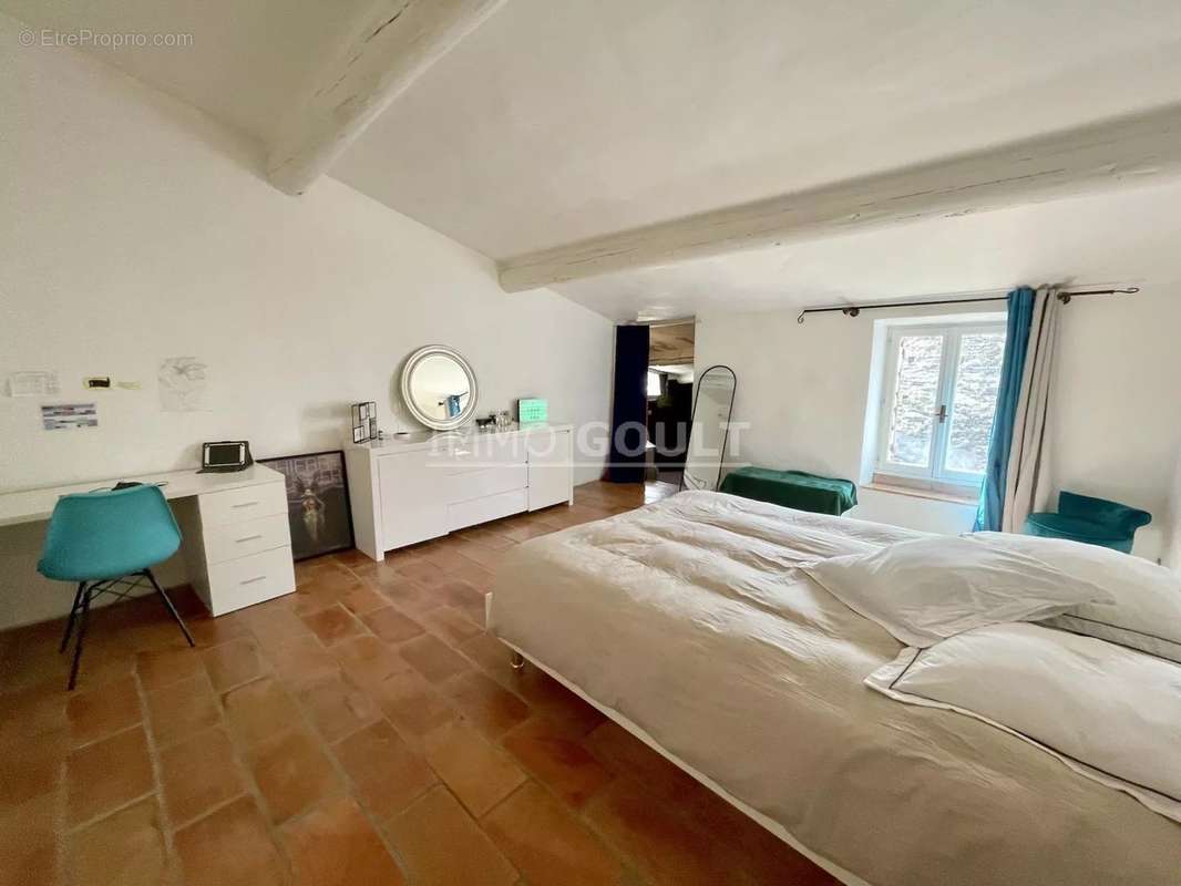 Appartement à BONNIEUX