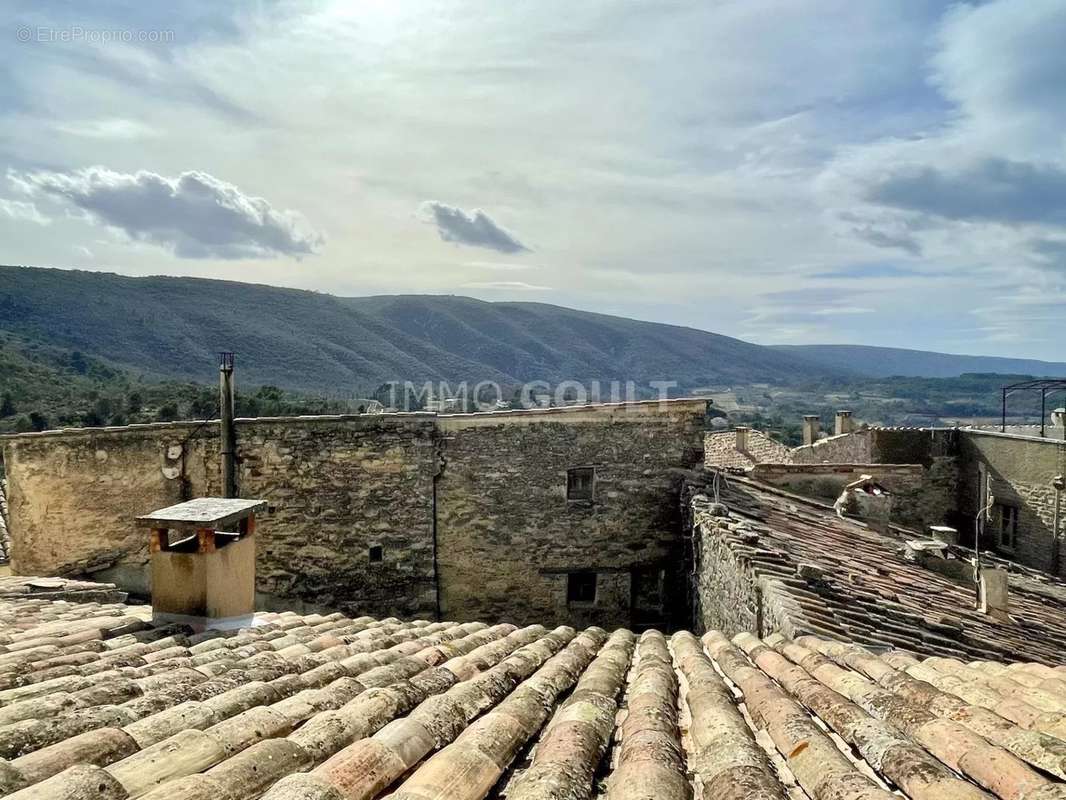 Appartement à BONNIEUX