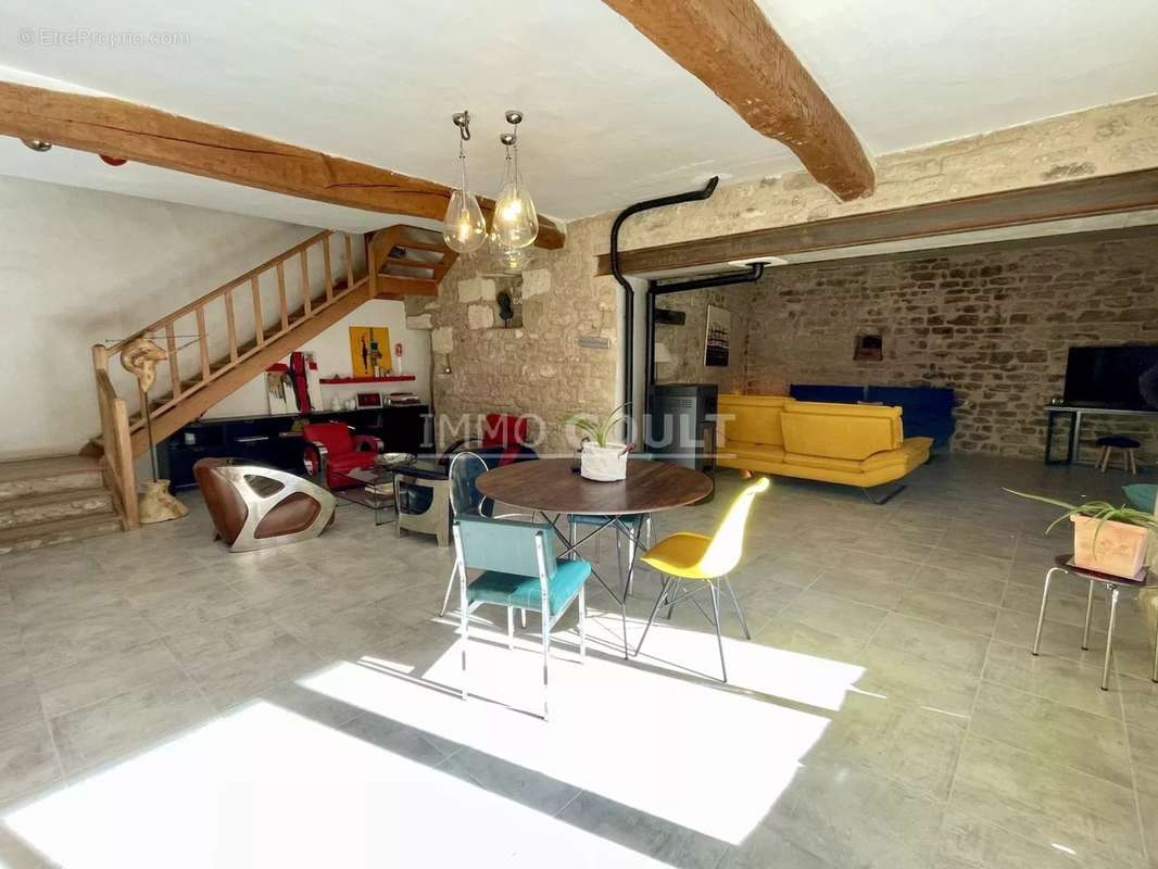 Appartement à BONNIEUX