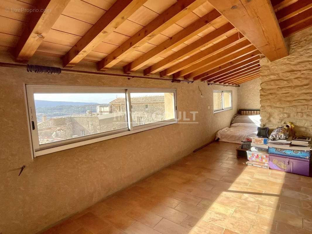 Appartement à BONNIEUX