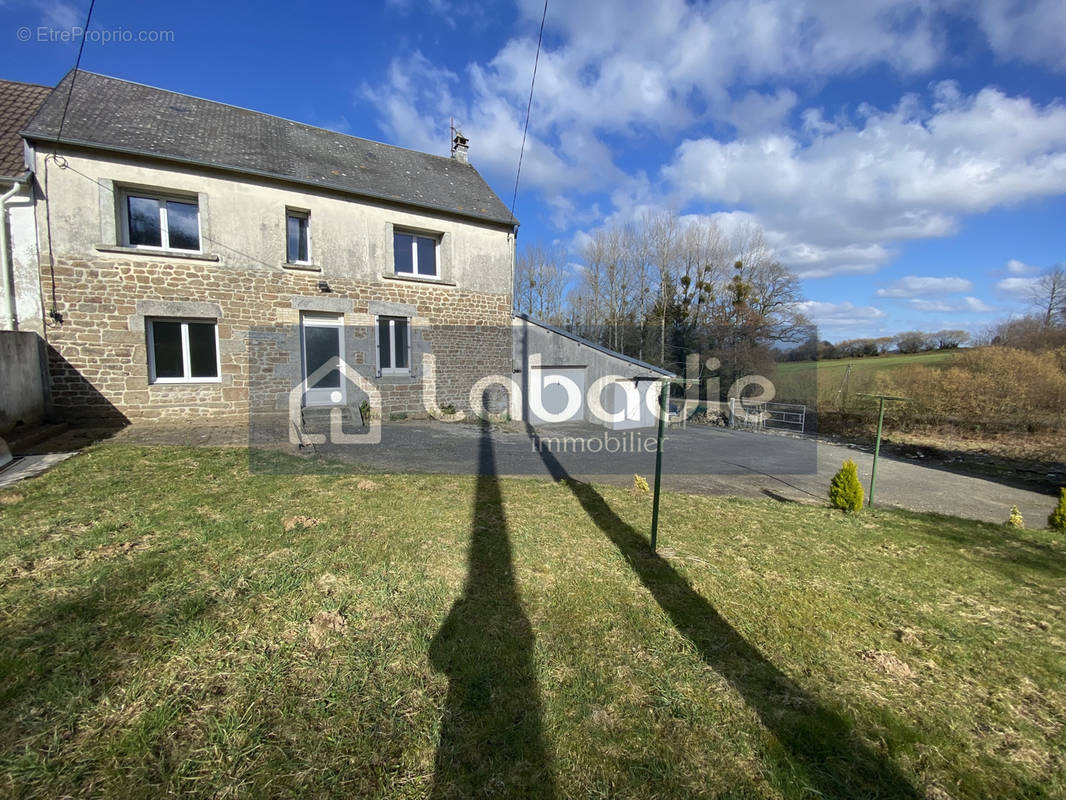 Maison à SAINTE-CECILE