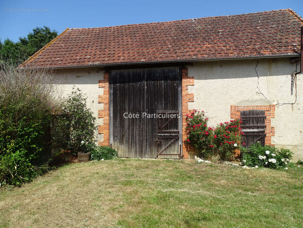 Maison à SAINT-HILAIRE-EN-LIGNIERES