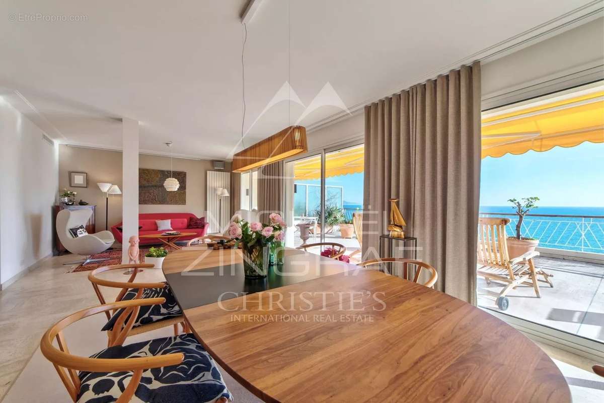 Appartement à ROQUEBRUNE-CAP-MARTIN