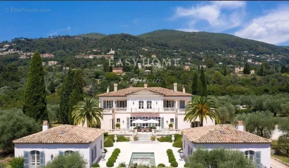 Maison à MOUGINS