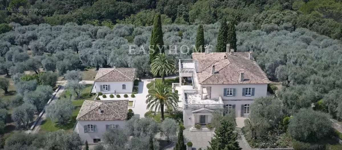 Maison à MOUGINS