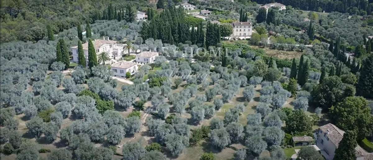 Maison à MOUGINS