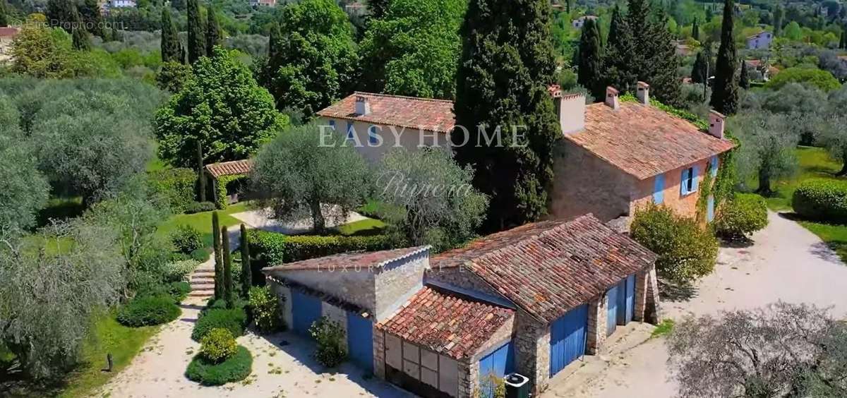 Maison à MOUGINS