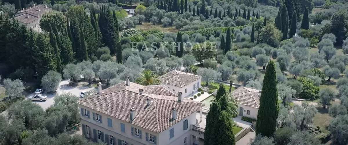 Maison à MOUGINS