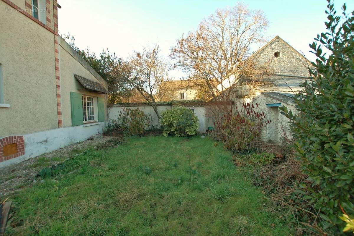 Maison à BEYNES