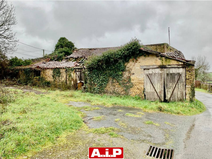 Autre à BAZOGES-EN-PAREDS