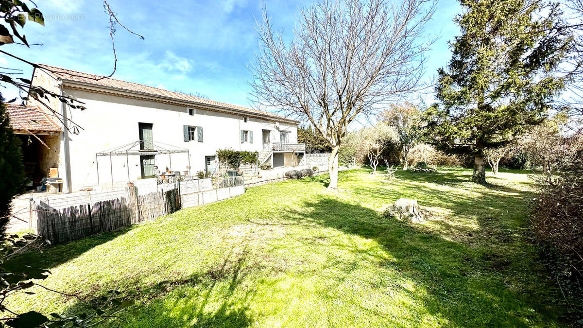 Maison à MONTEUX