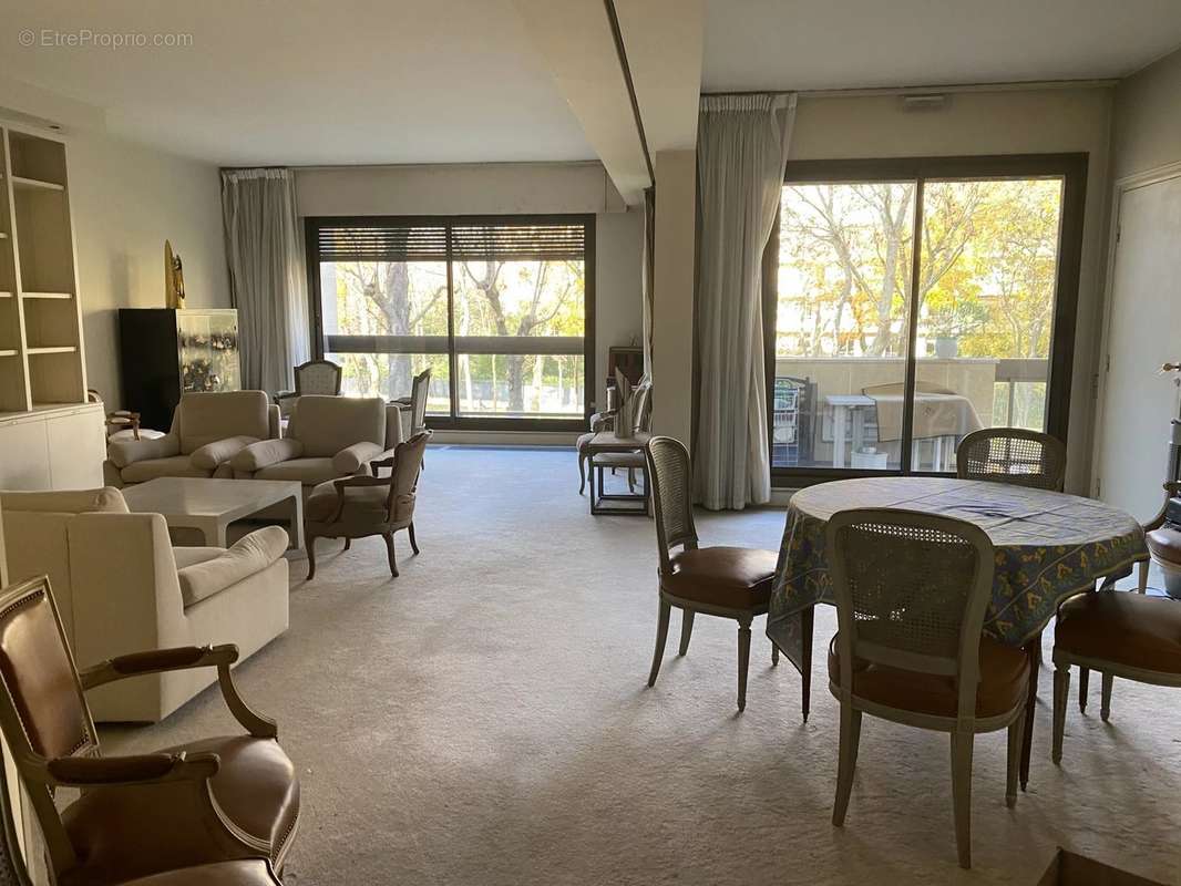 Appartement à NEUILLY-SUR-SEINE