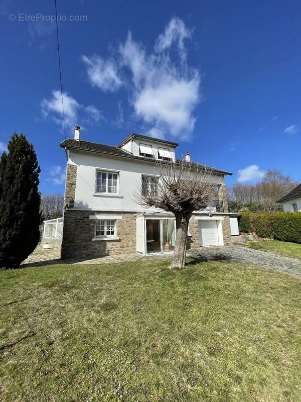 Maison à SAINT-YRIEIX-LA-PERCHE