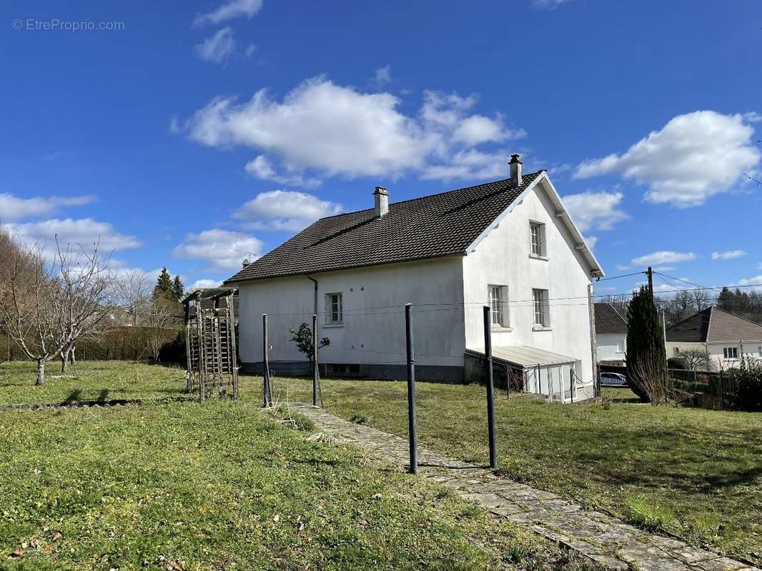 Maison à SAINT-YRIEIX-LA-PERCHE