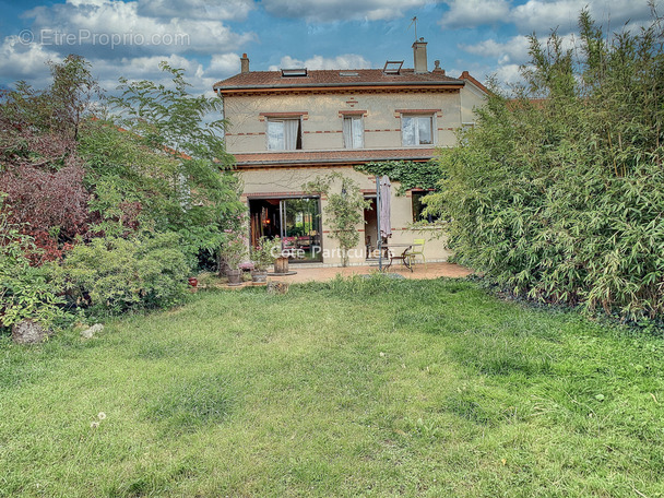 Maison à SAINT-MAUR-DES-FOSSES