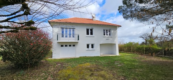 Maison à BUSSIERE-POITEVINE