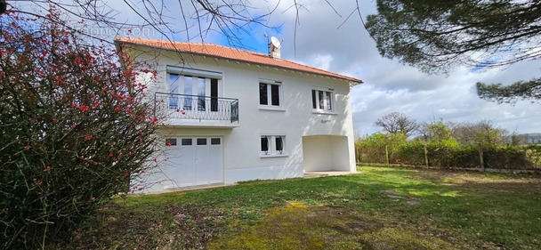 Maison à BUSSIERE-POITEVINE