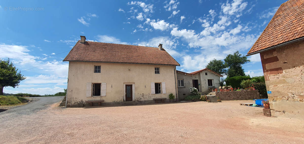 Maison à LE DONJON