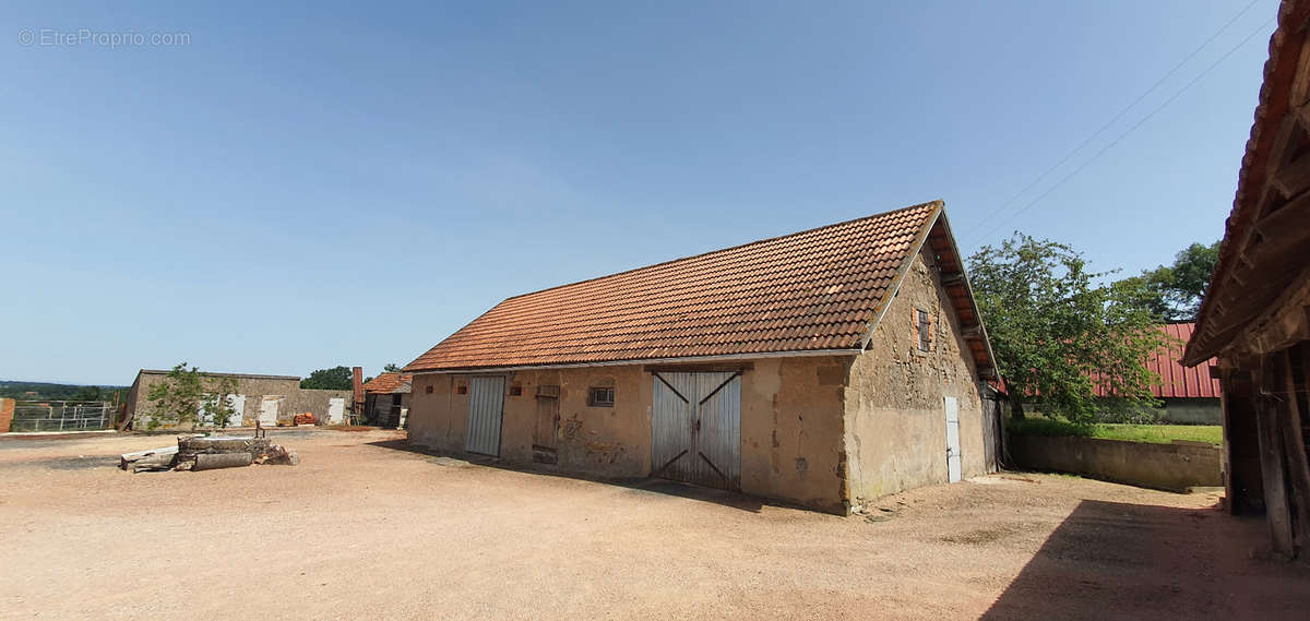 Maison à LE DONJON