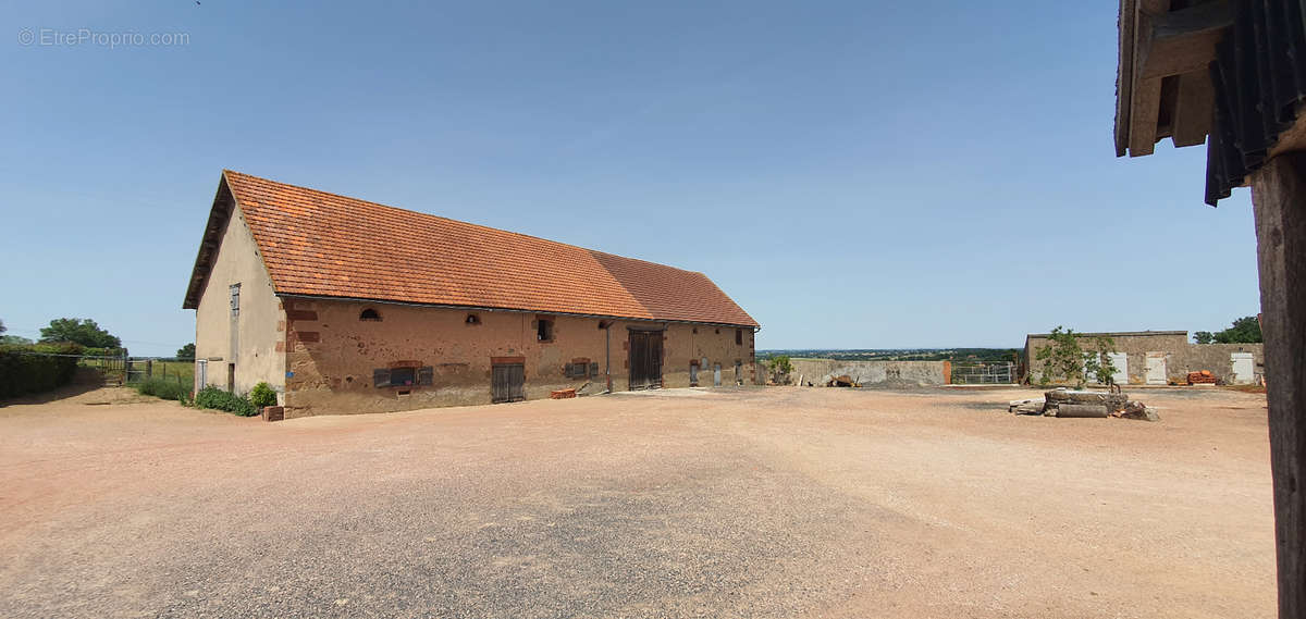 Maison à LE DONJON