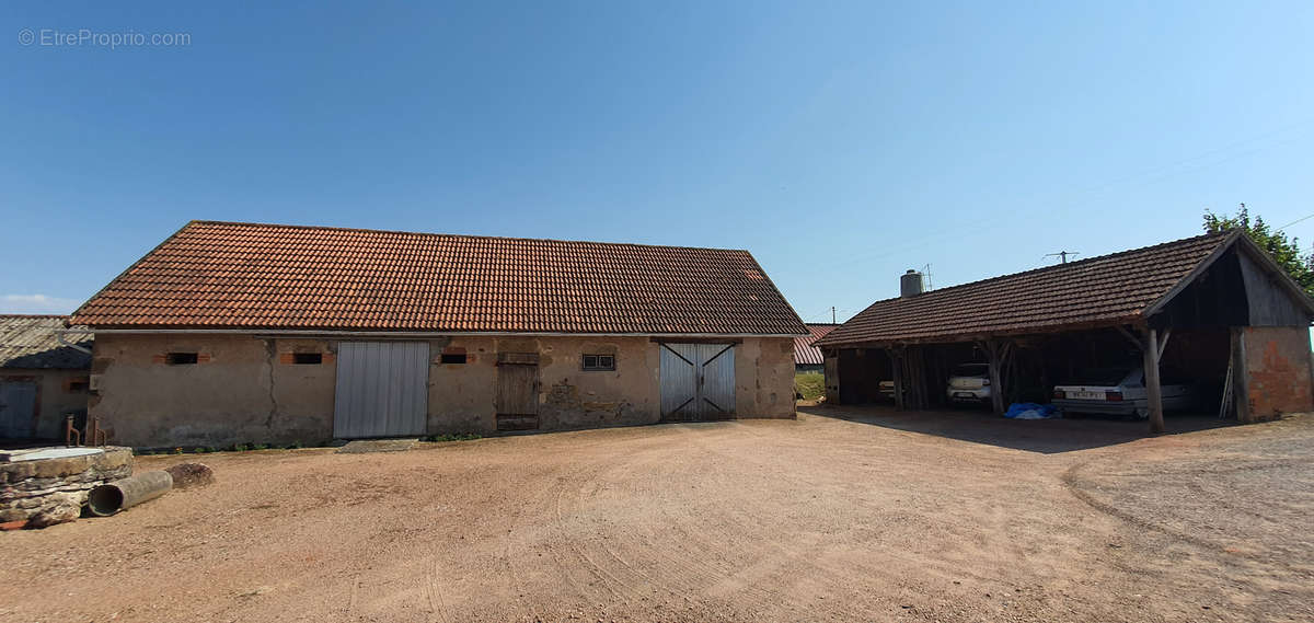 Maison à LE DONJON